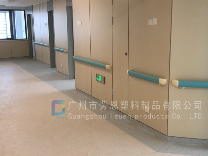 【浙江寧波】醫(yī)院的走廊上為什么兩側(cè)都有一排防撞扶手？