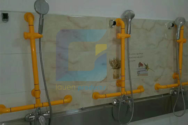 安裝安全衛(wèi)浴扶手的作用這么大，一定要記住了